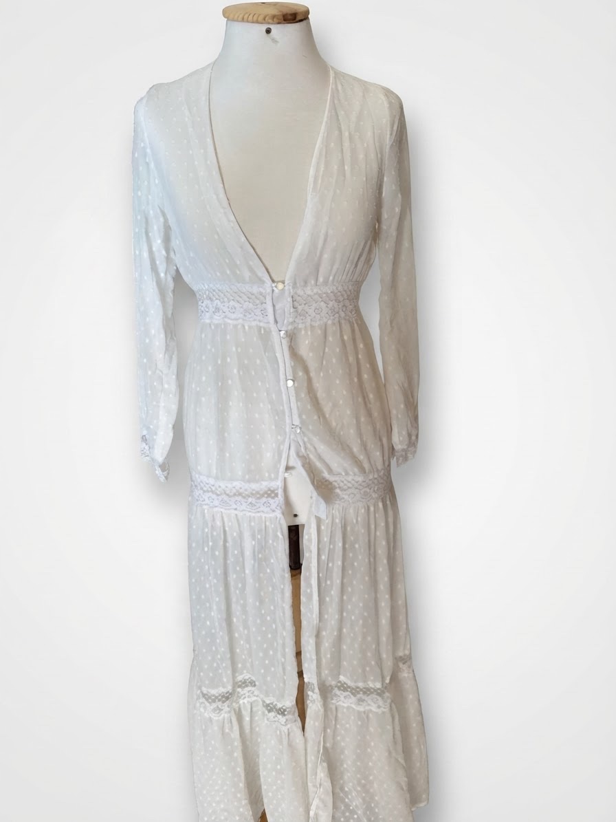 Kimono à pois et dentelle 