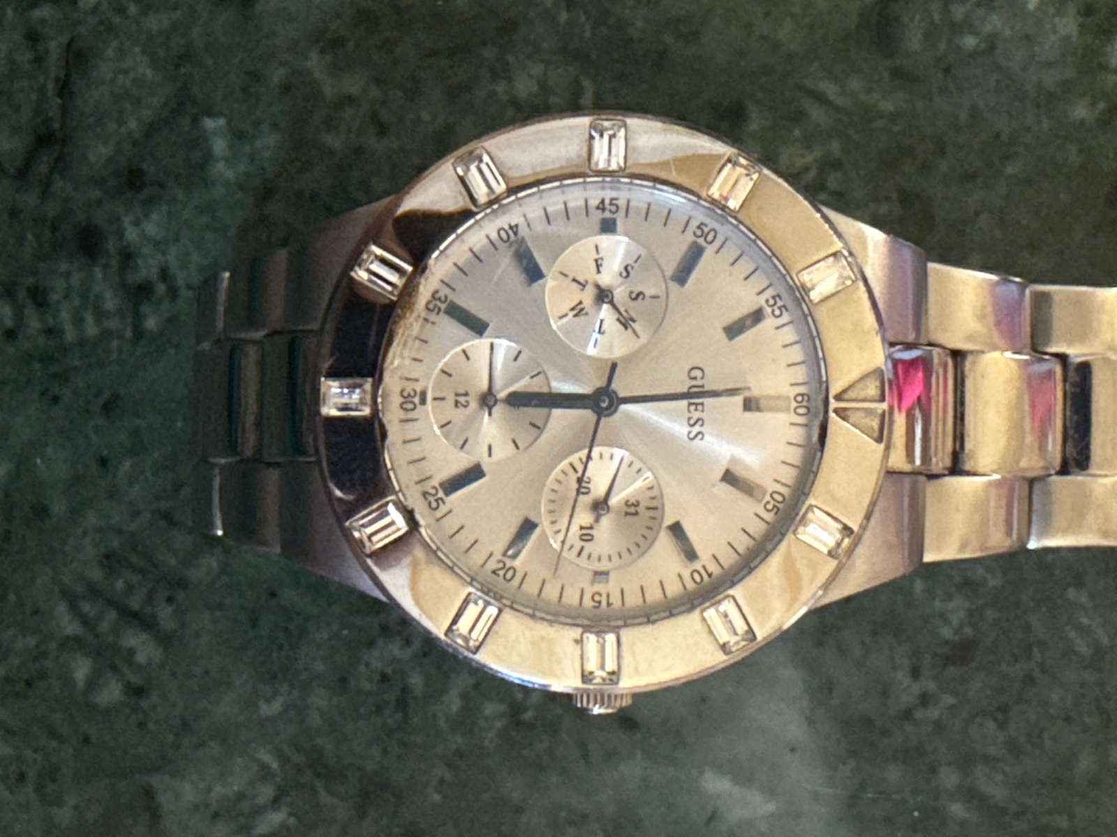 Montre argentée Guess