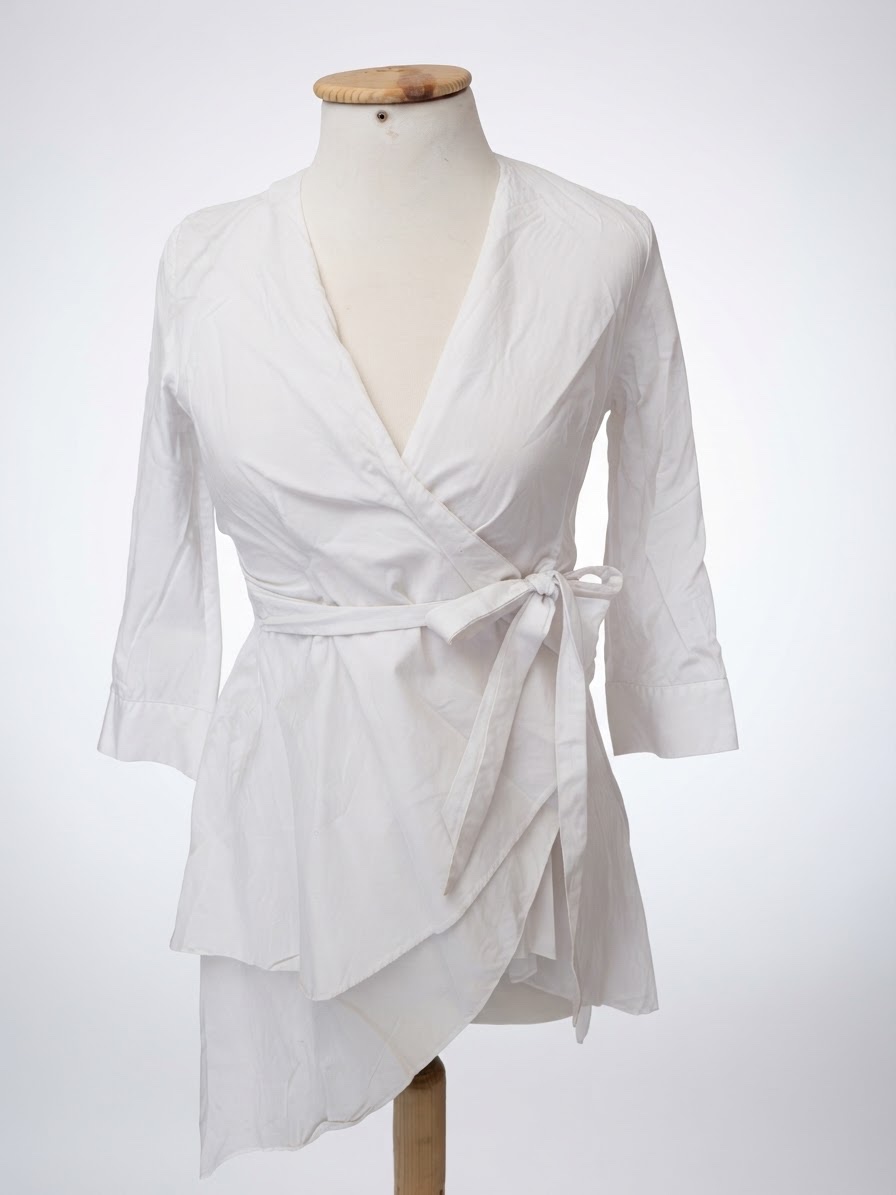 Chemise blanche cache coeur 