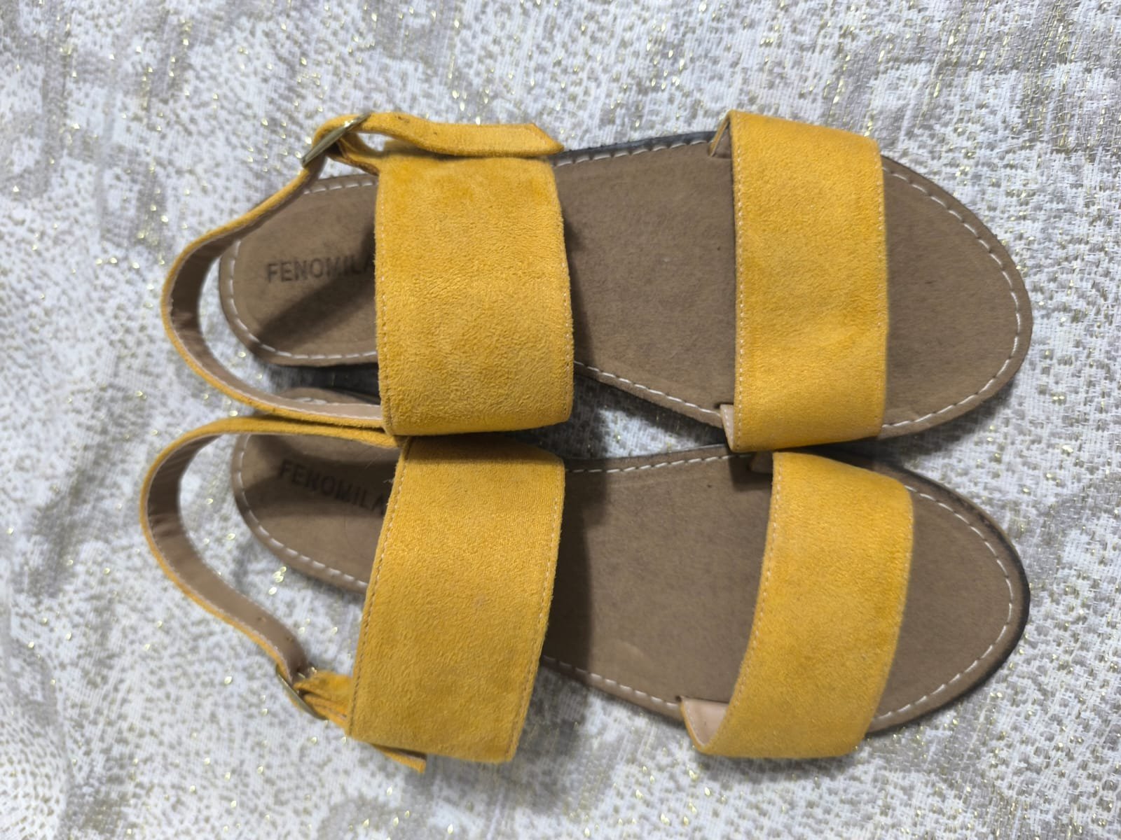 Sandales jaune moutarde   