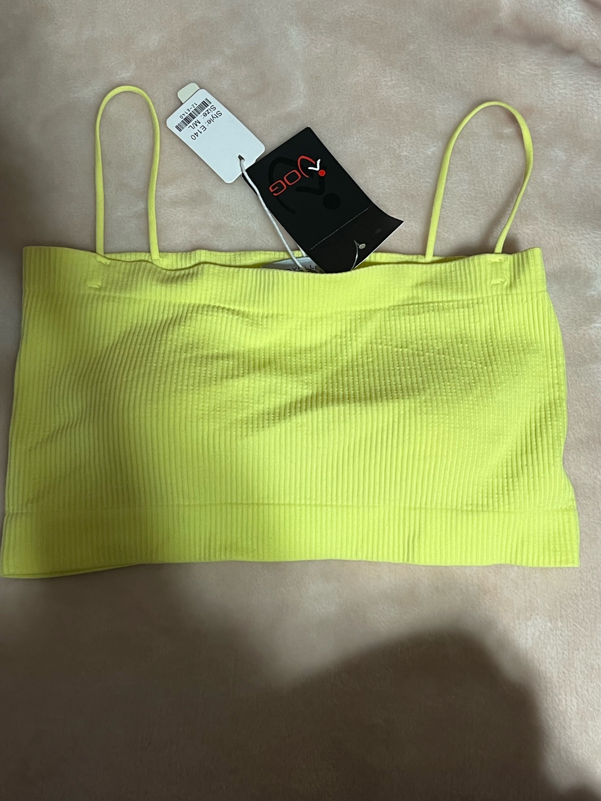 Un top basic jaune 