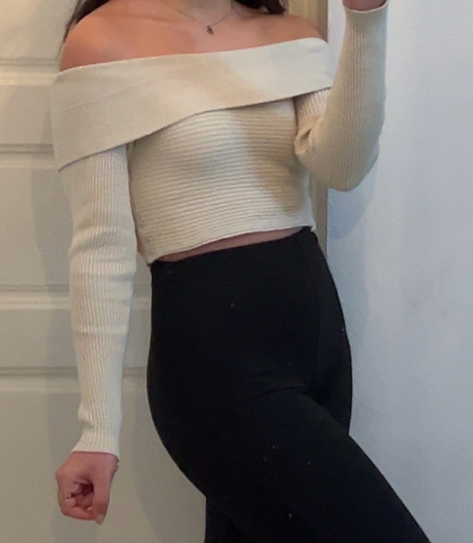 Un pull off shoulder 