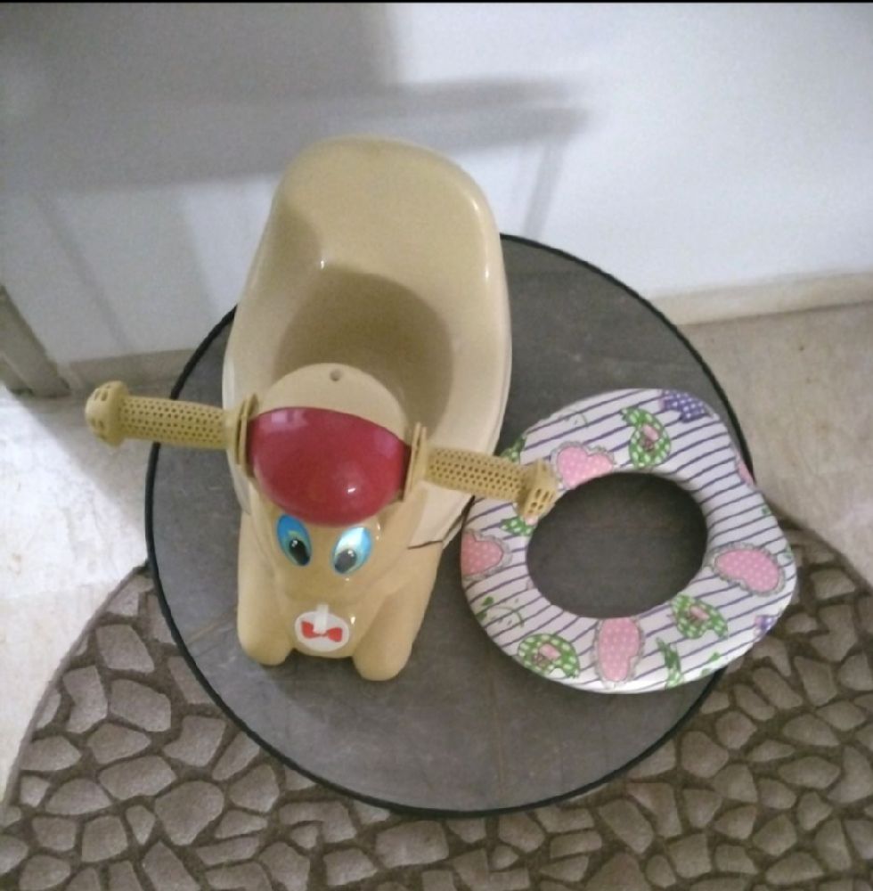 Pot bébé + reducteur de toilette