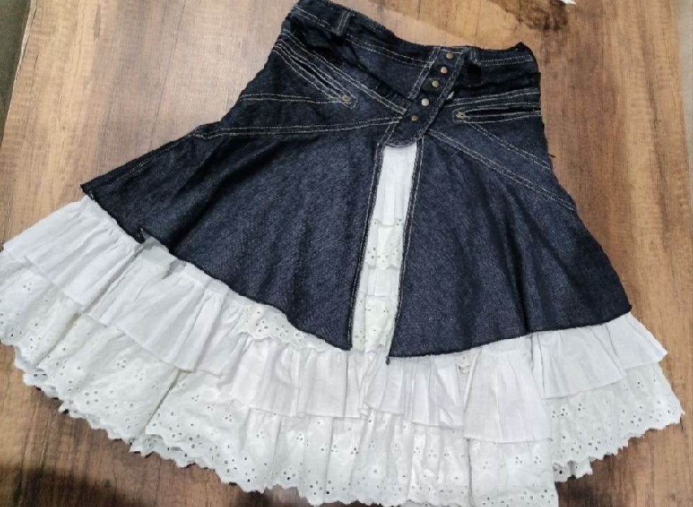 jupe jean avec broderie anglaise 🤍