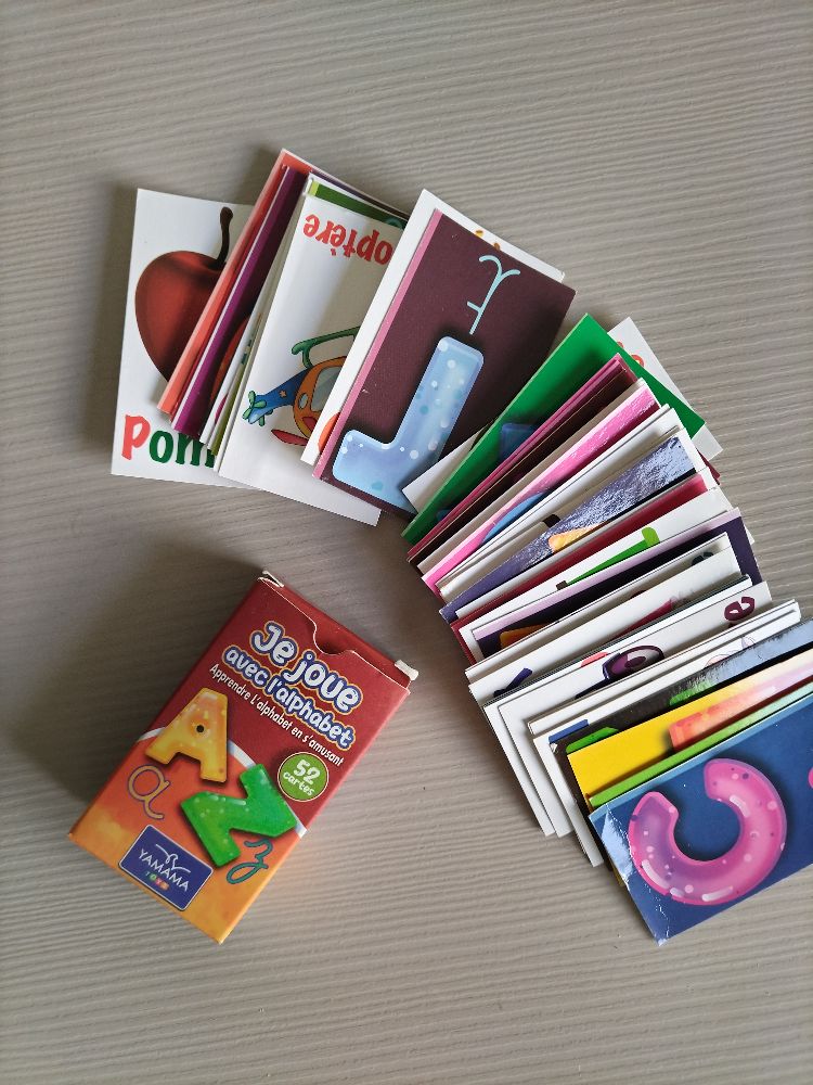 Apprendre l'alphabet en jouant 