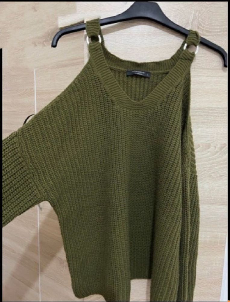 Pull à épaules denudés