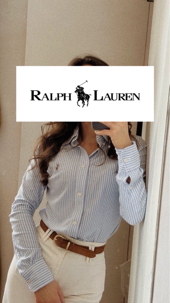 Chemise Polo Ralph Lauren, de couleur bleue avec des rayures verticales blanches et un logo brodé 💙