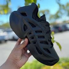 Adidas Adifom Climacool de couleur noire 🖤