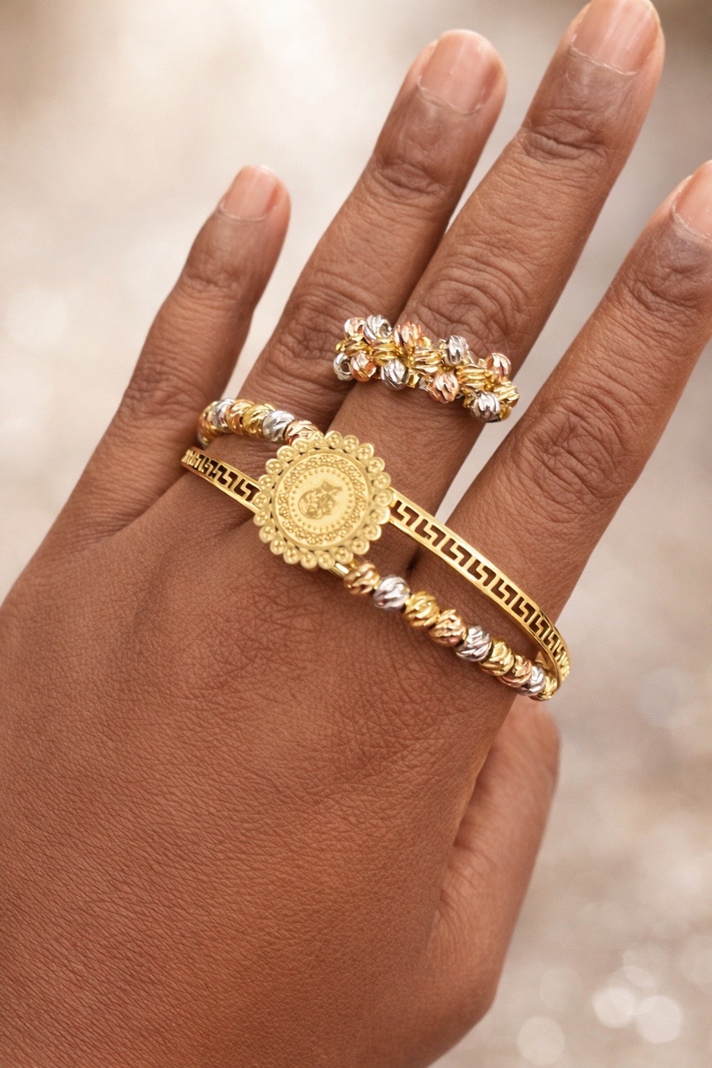 Gourmette + bague tres chic et elegant 