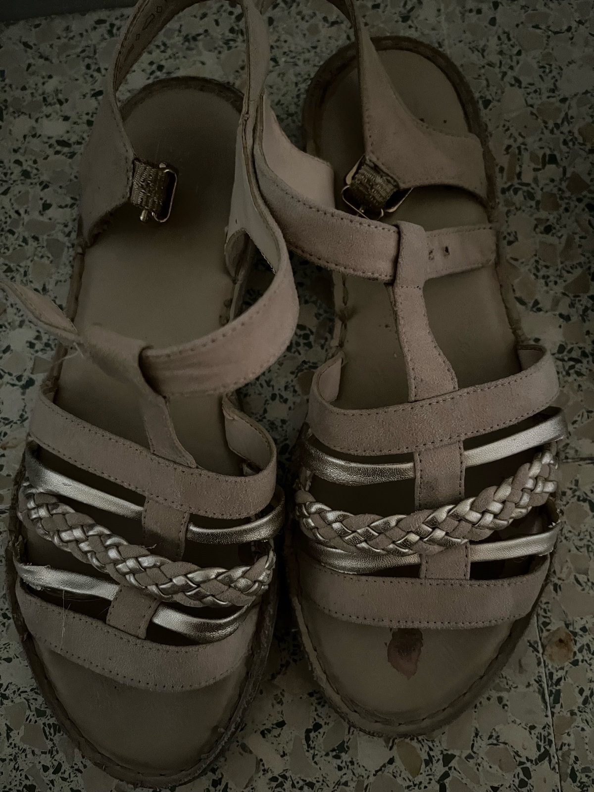 Sandales