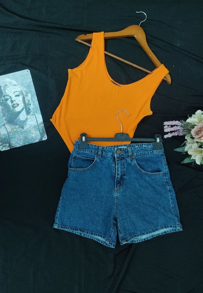 Top + short jeans 