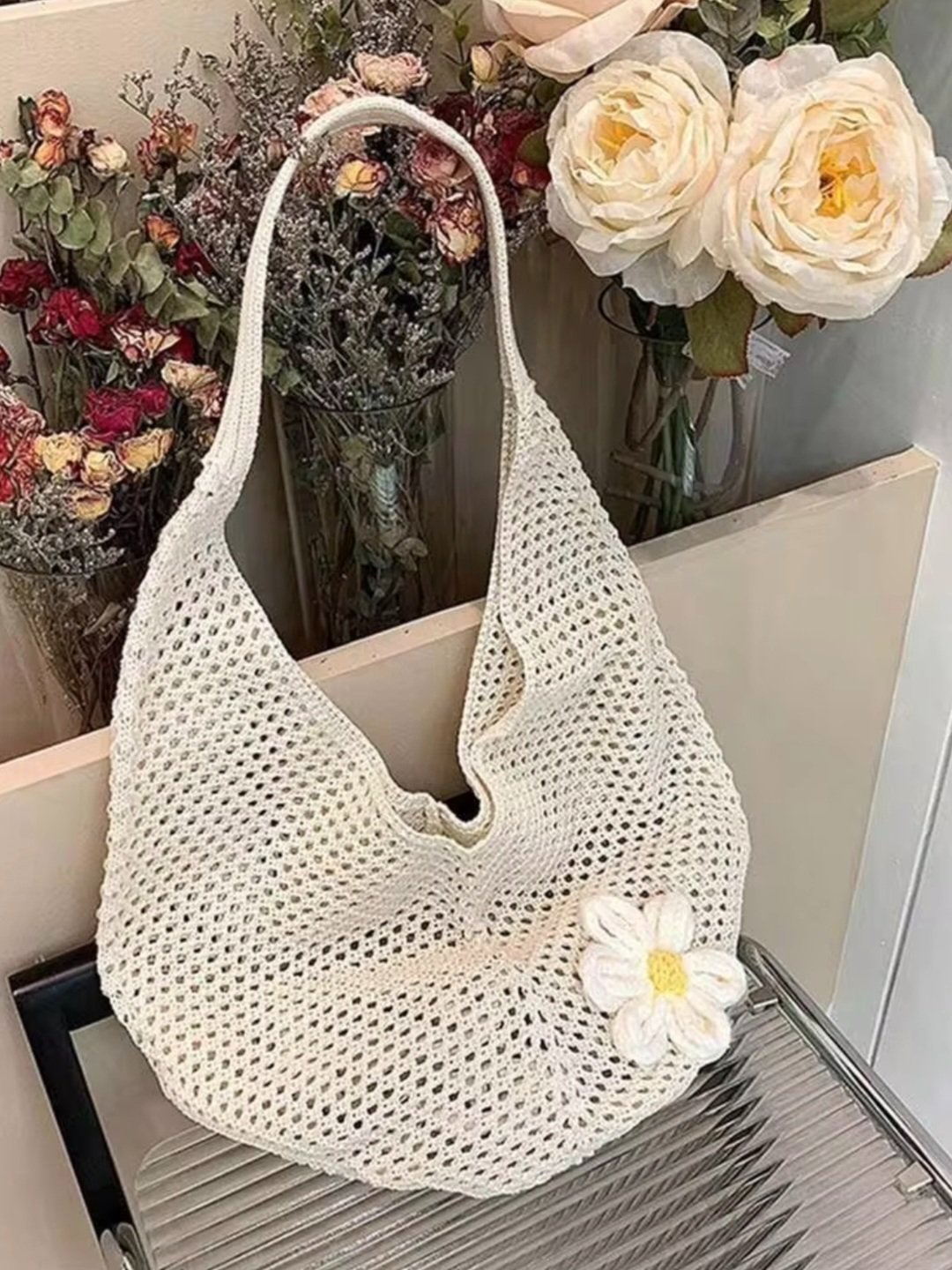 Une sac en crochet avec un hair clips cadeau🥰😍 
