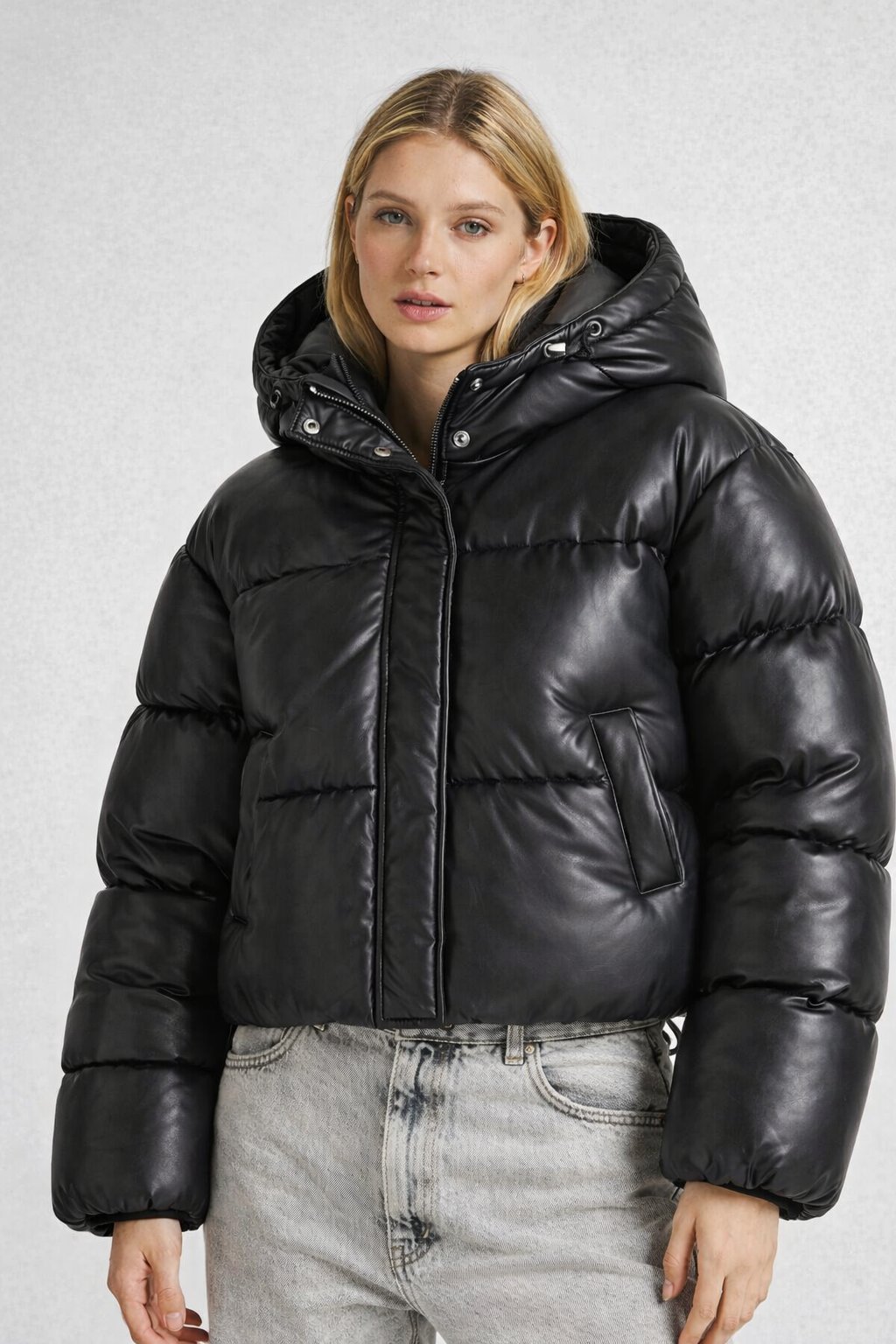 Doudoune oversize noire  cuir avec capuche