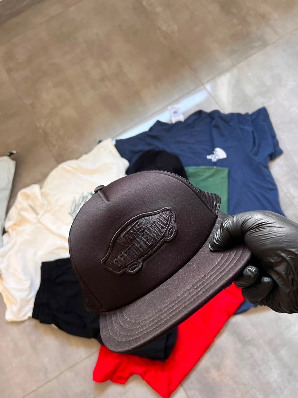 🧢vans of the wall