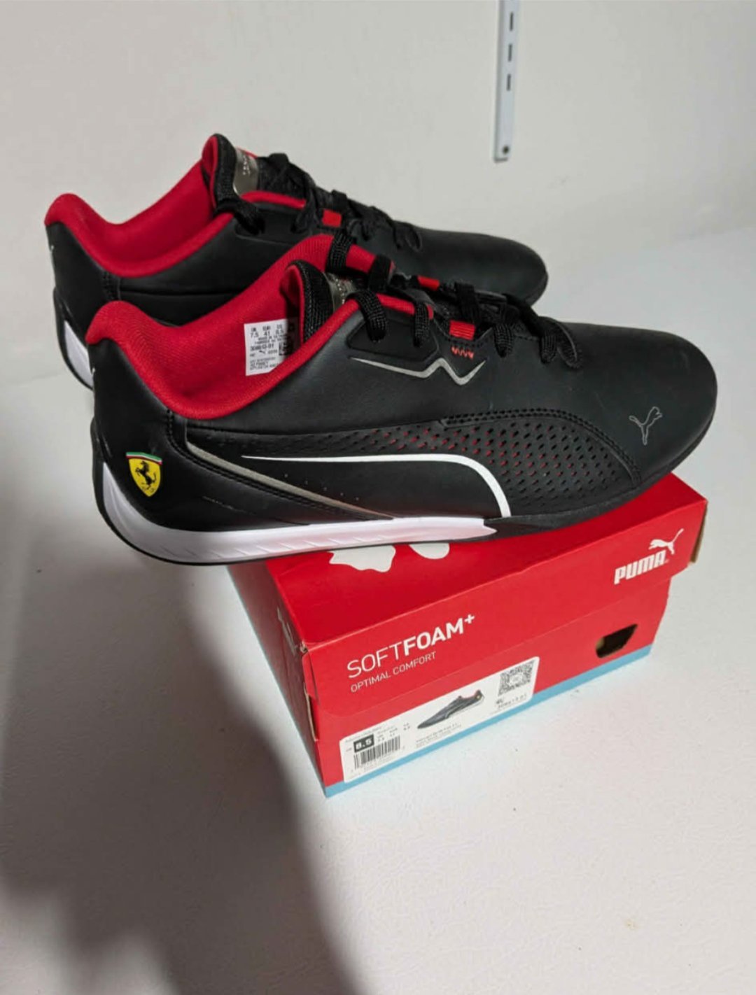 Puma Scuderia Ferrari Drift Cat 11 Men’s Sneakers. 
