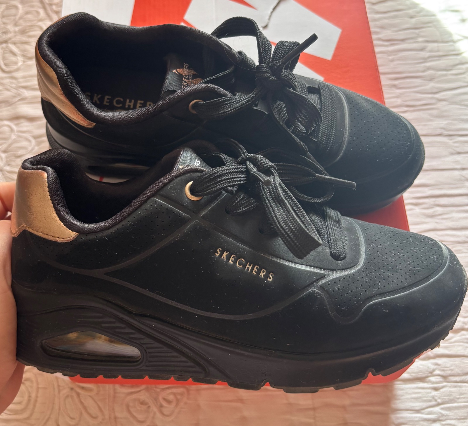 Skechers Uno Enfant – Noir/Doré rose – Pointure 33.5 – Authentique