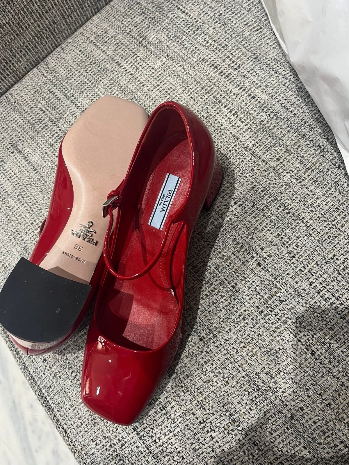 Prada neuf pointure36/5 