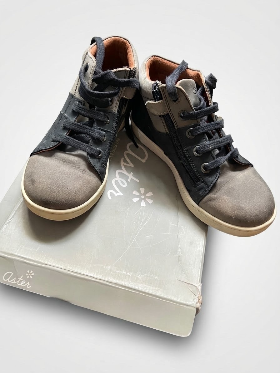 Paire de chaussures pointure 32 