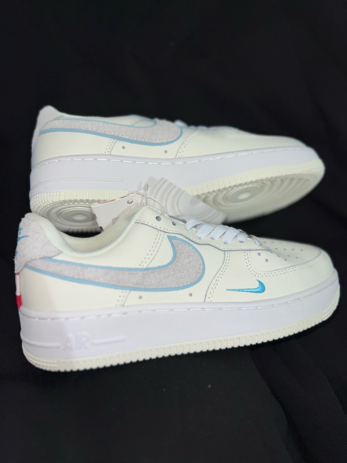 Nike WMNS AIR FORCE1