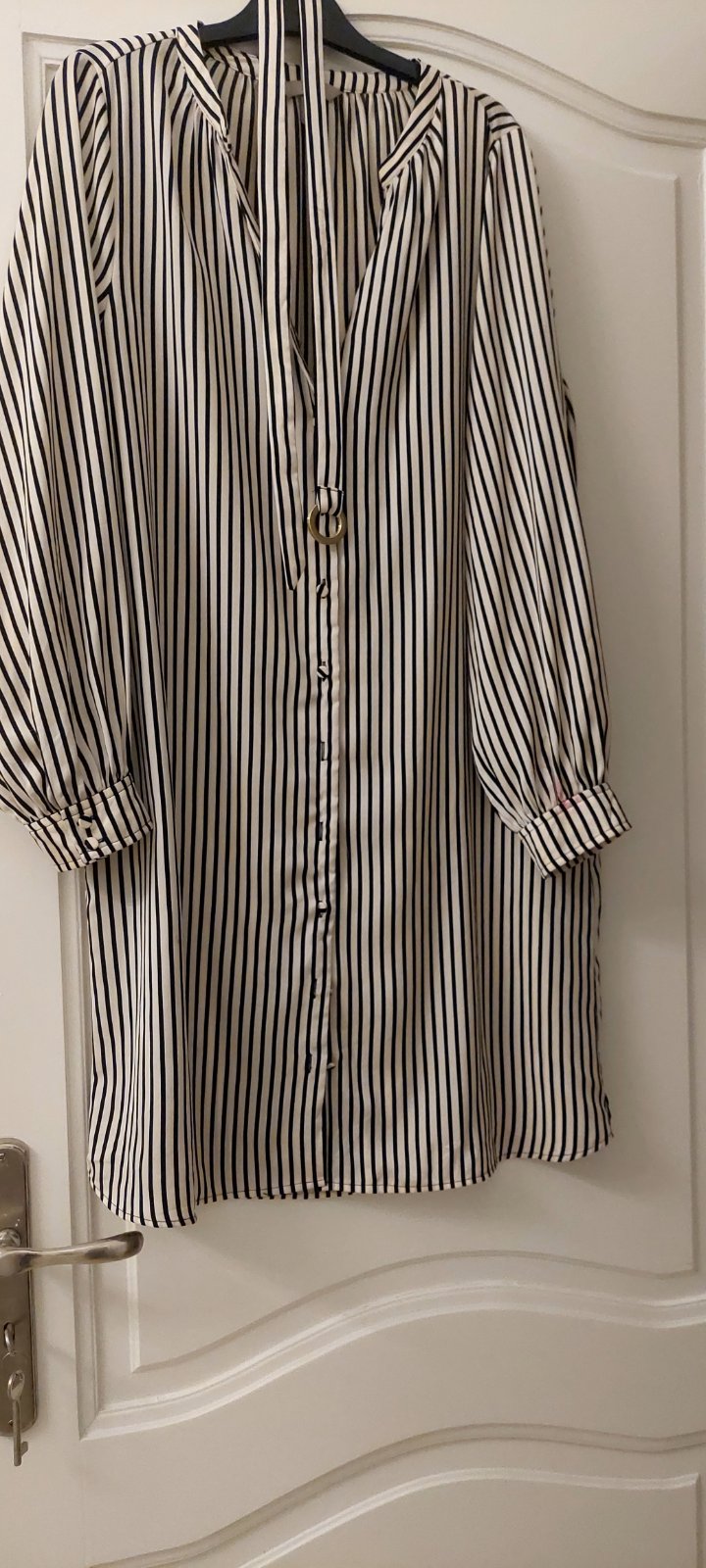 Robe chemise taille S  une M peut  la porter  aussi