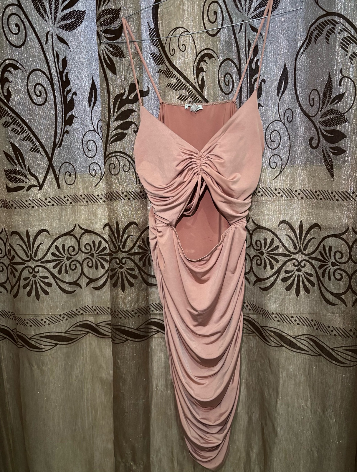 Robe moulante rose nude
