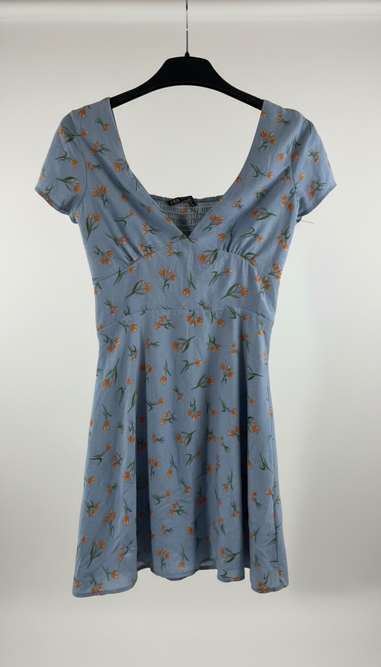 Une petite robe courte