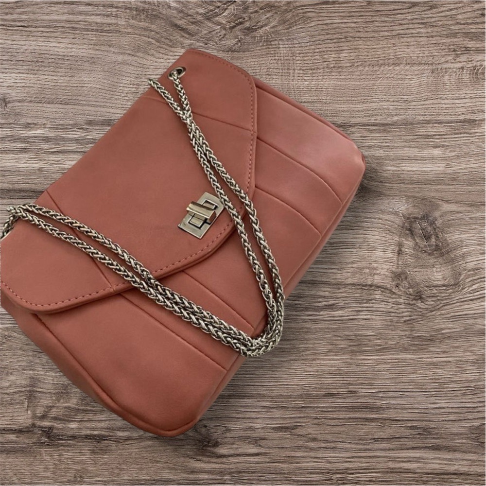 Un magnifique sac de la marque adop't