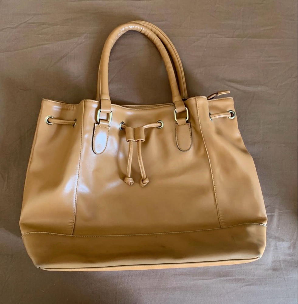 un jolie sac cammel