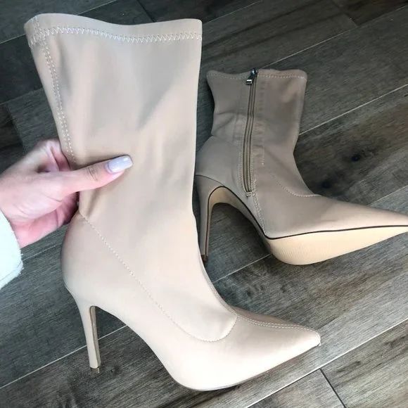 👢