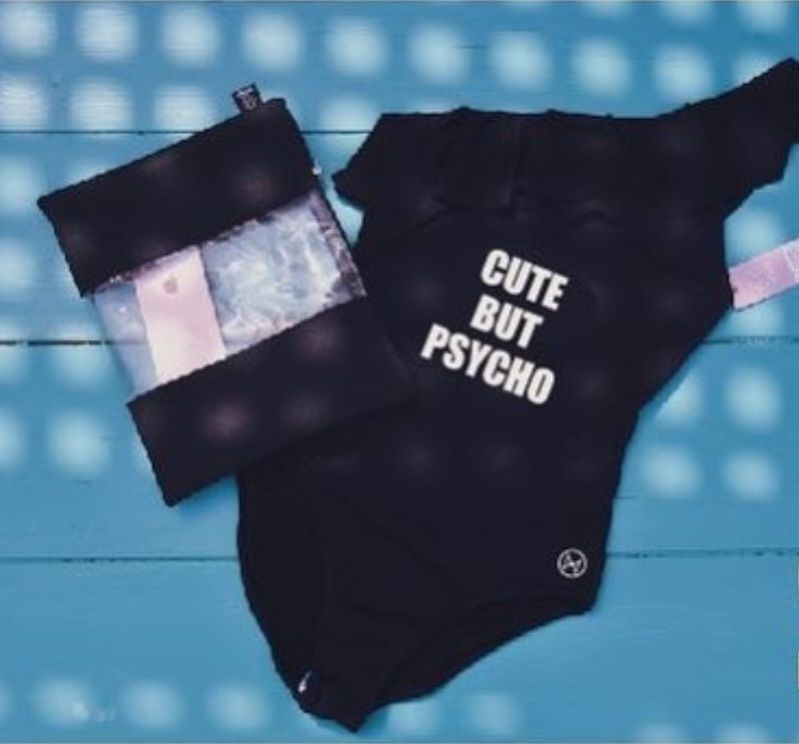 maillot  CUTE BUT PYSHO 