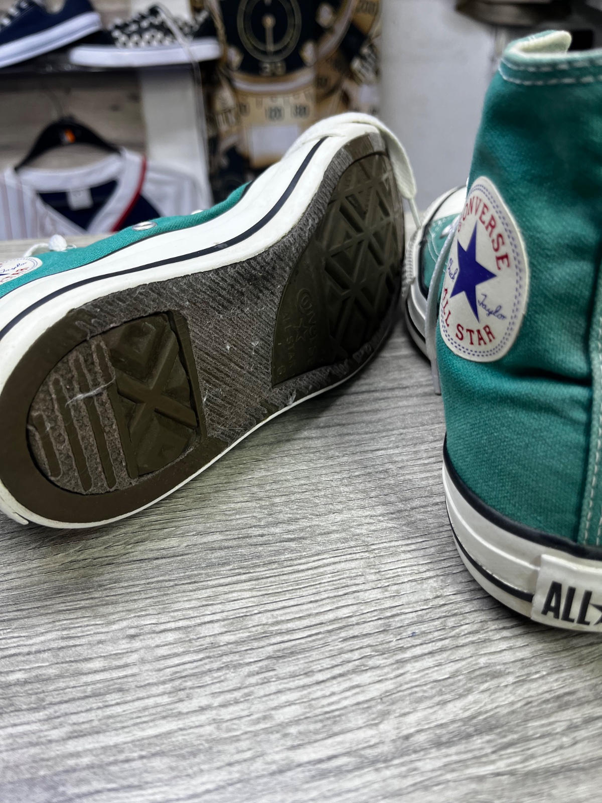 Converse vert