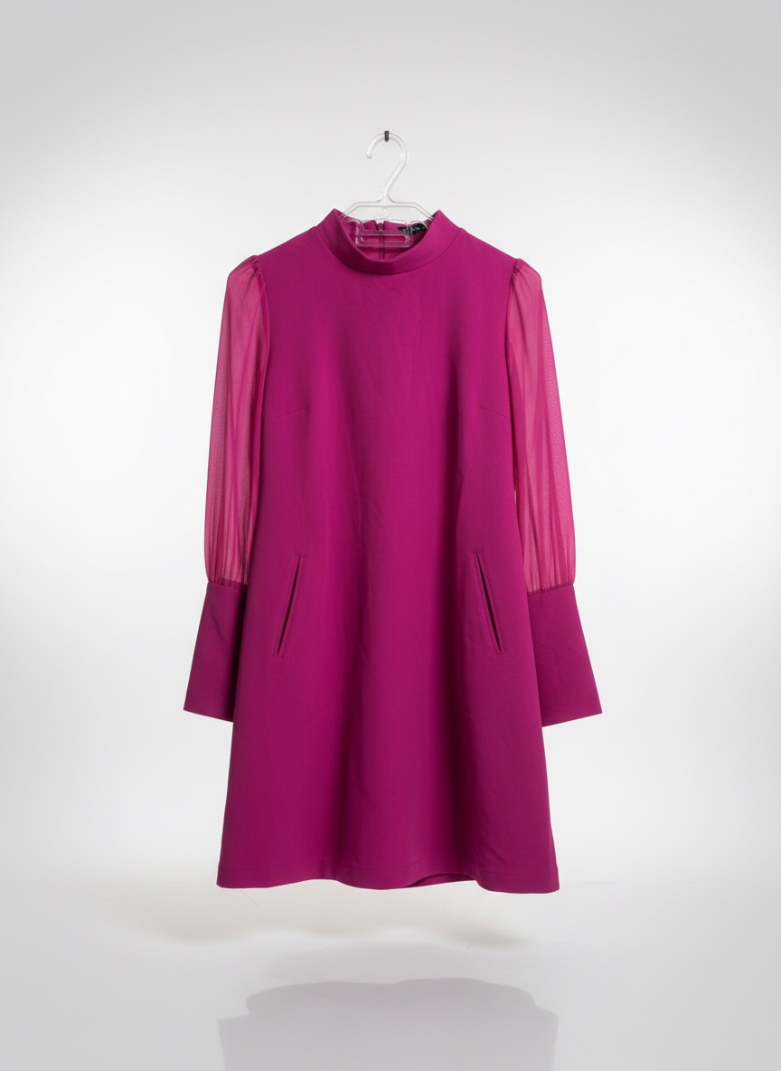 Robe fuchsia à manches transparentes