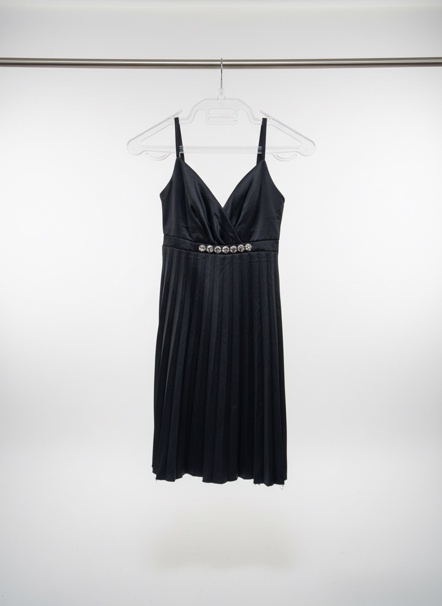 Robe noire satinée
