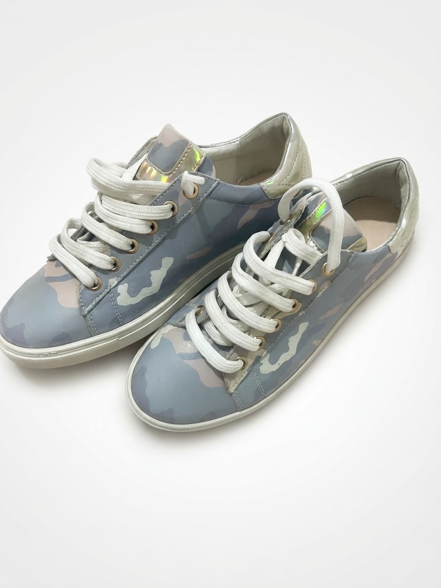 Baskets style camouflage bleu & détails irisés