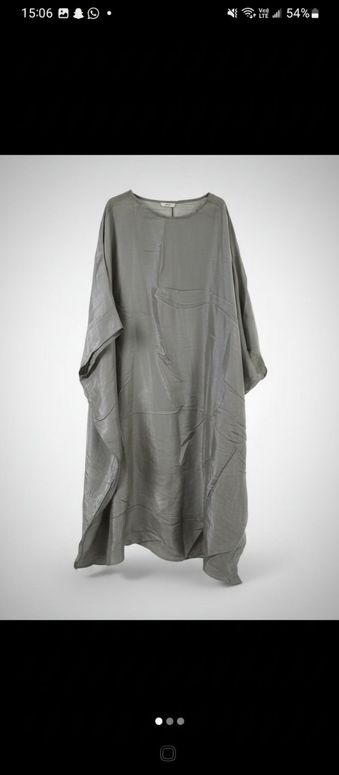 Jolie robe amples pailleté légèrement 