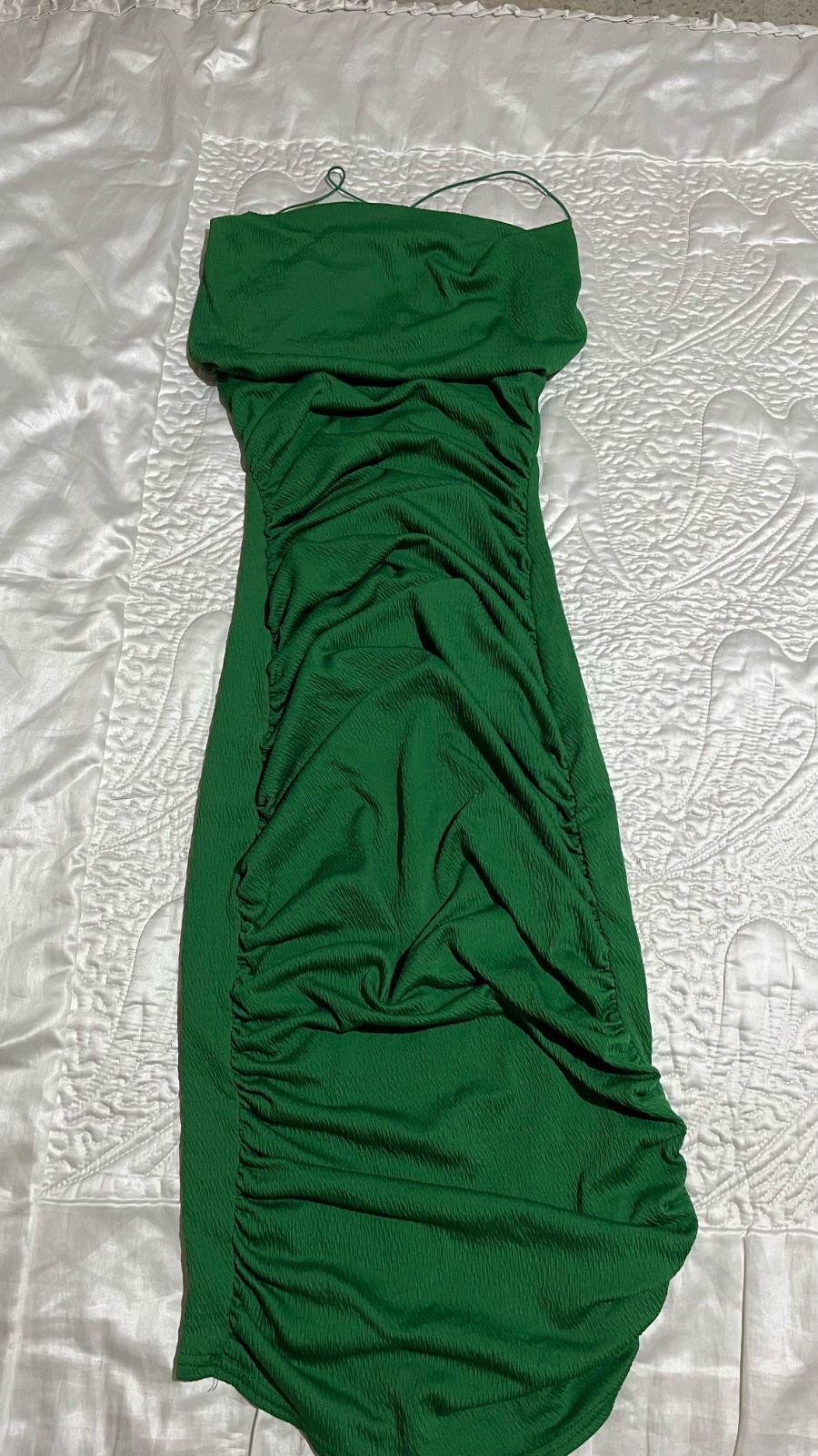 Robe moulante ajusté dos croisé ( ken theb photo reel nsawarlk)