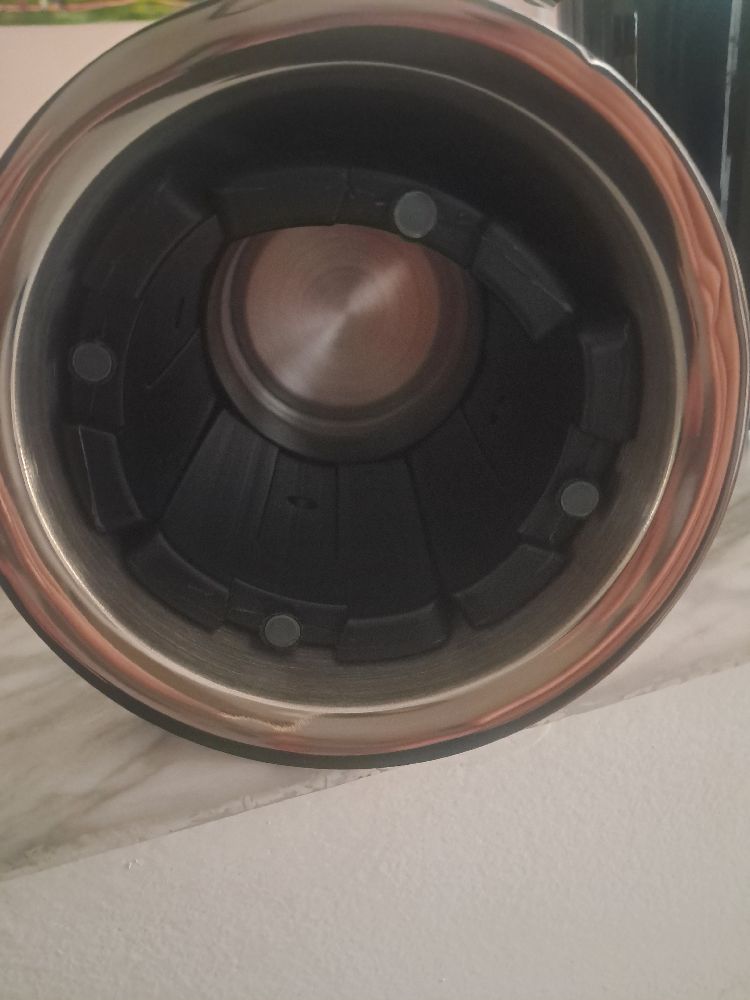 Seau à bouteille avec inserts réfrigérants 