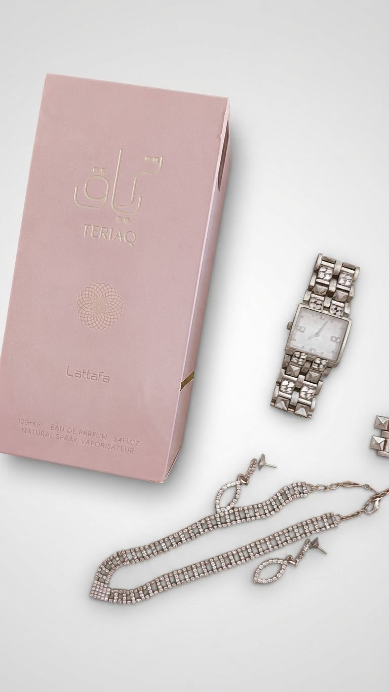 Parfum avec des accessoires 