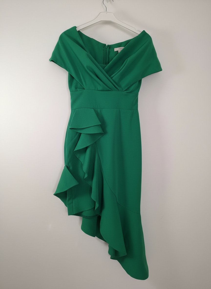 Robe verte avec volant fluide