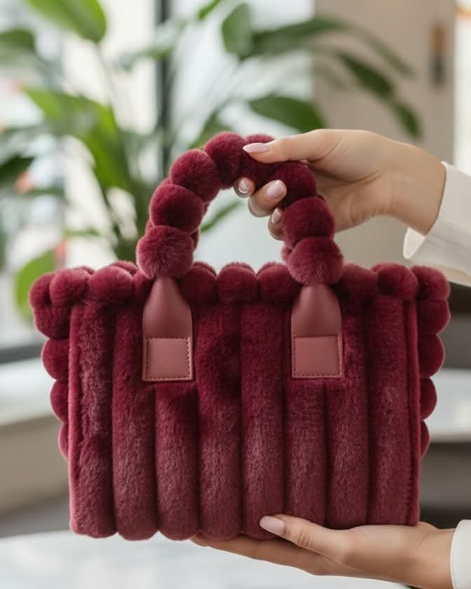 Beau sac à main en velours 