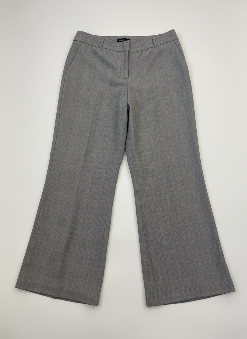 Pantalon gris posé