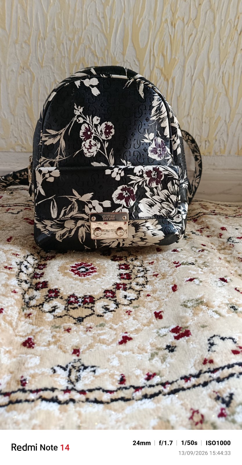Sac à dos Guess authentique 