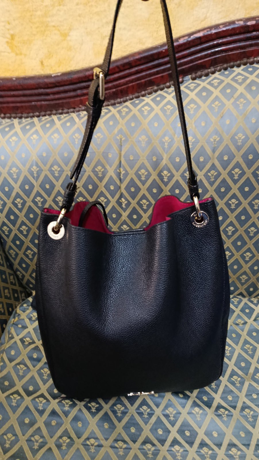 Sac Karl Lagerfeld authentique avec sa pochette à l intérieur 