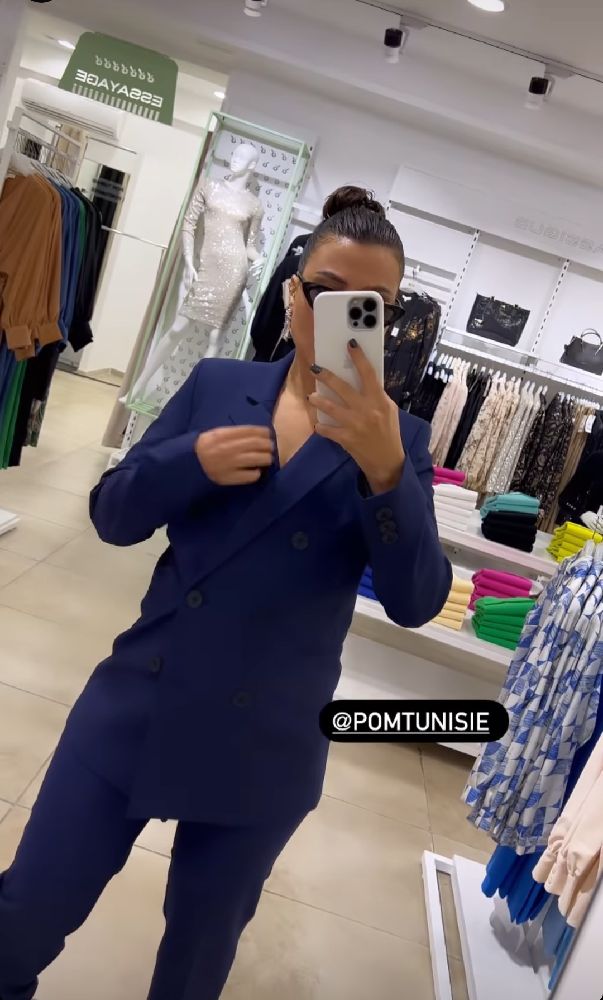 Tailleur bleu à carreaux tendance 
