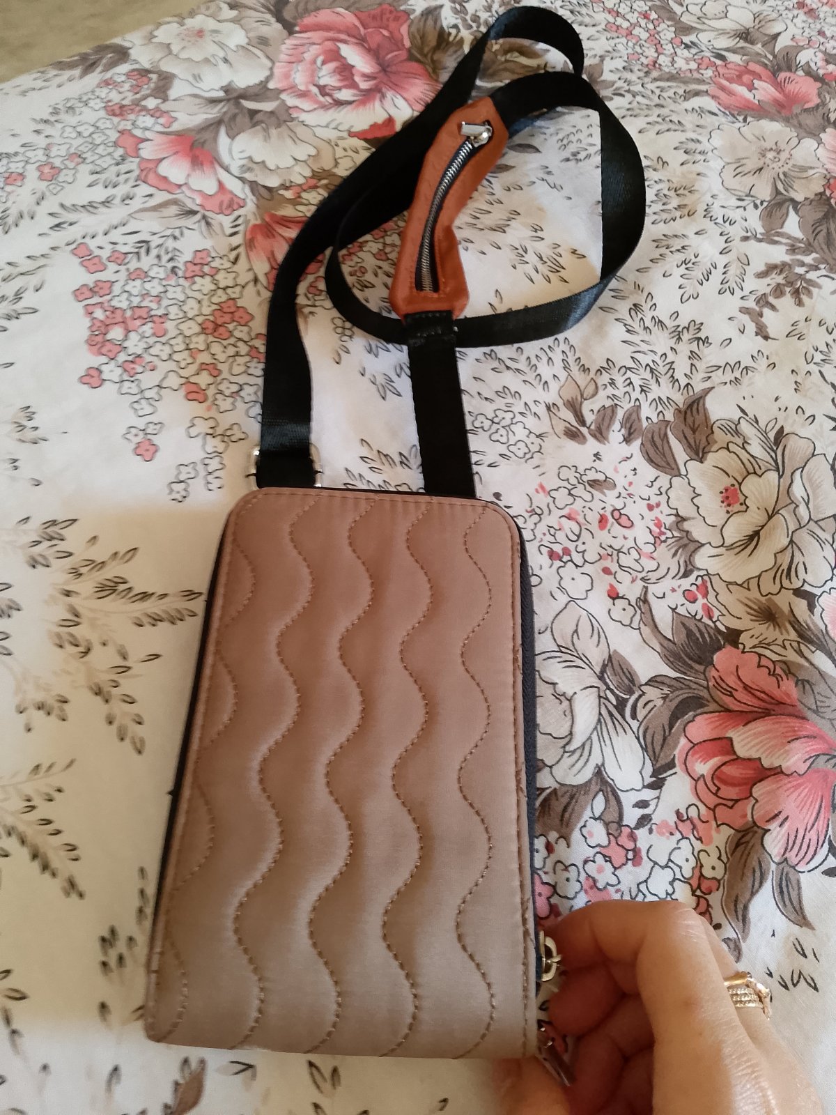 Sac portefeuille parfois en très bon état 