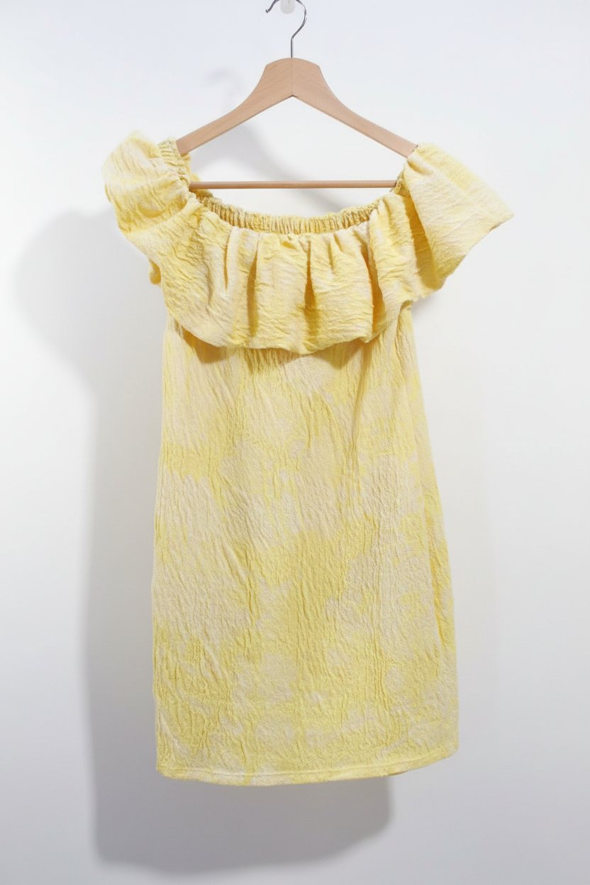 Robe jaune épaules dénudées