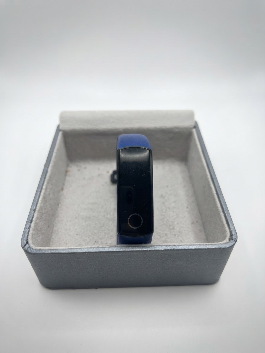 Une montre connecté bleue 