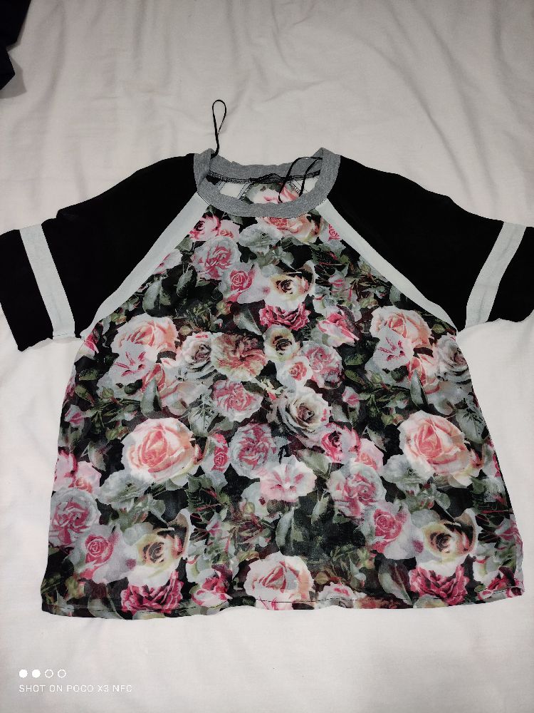 Pull fleuri