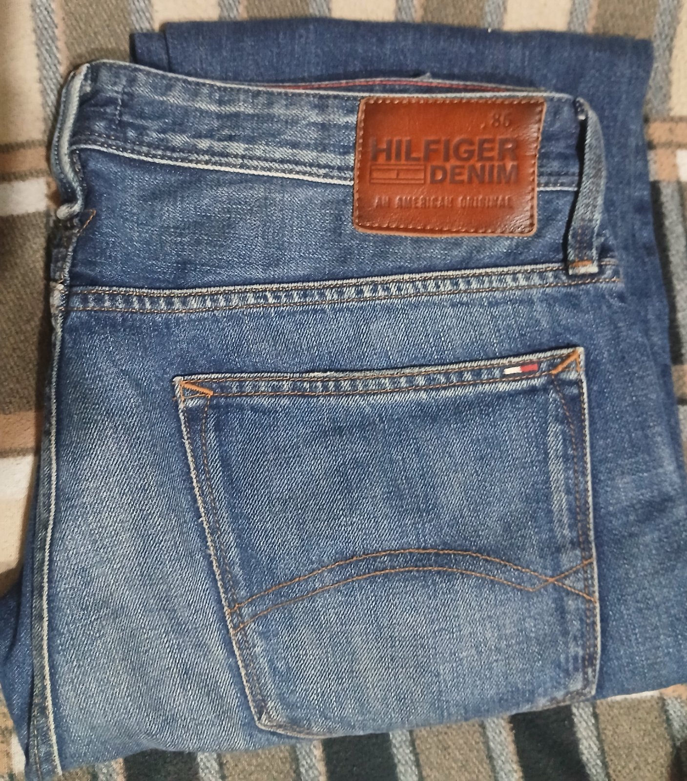 Pantalon jeans bleu petrole Tommy Hilfigher 85