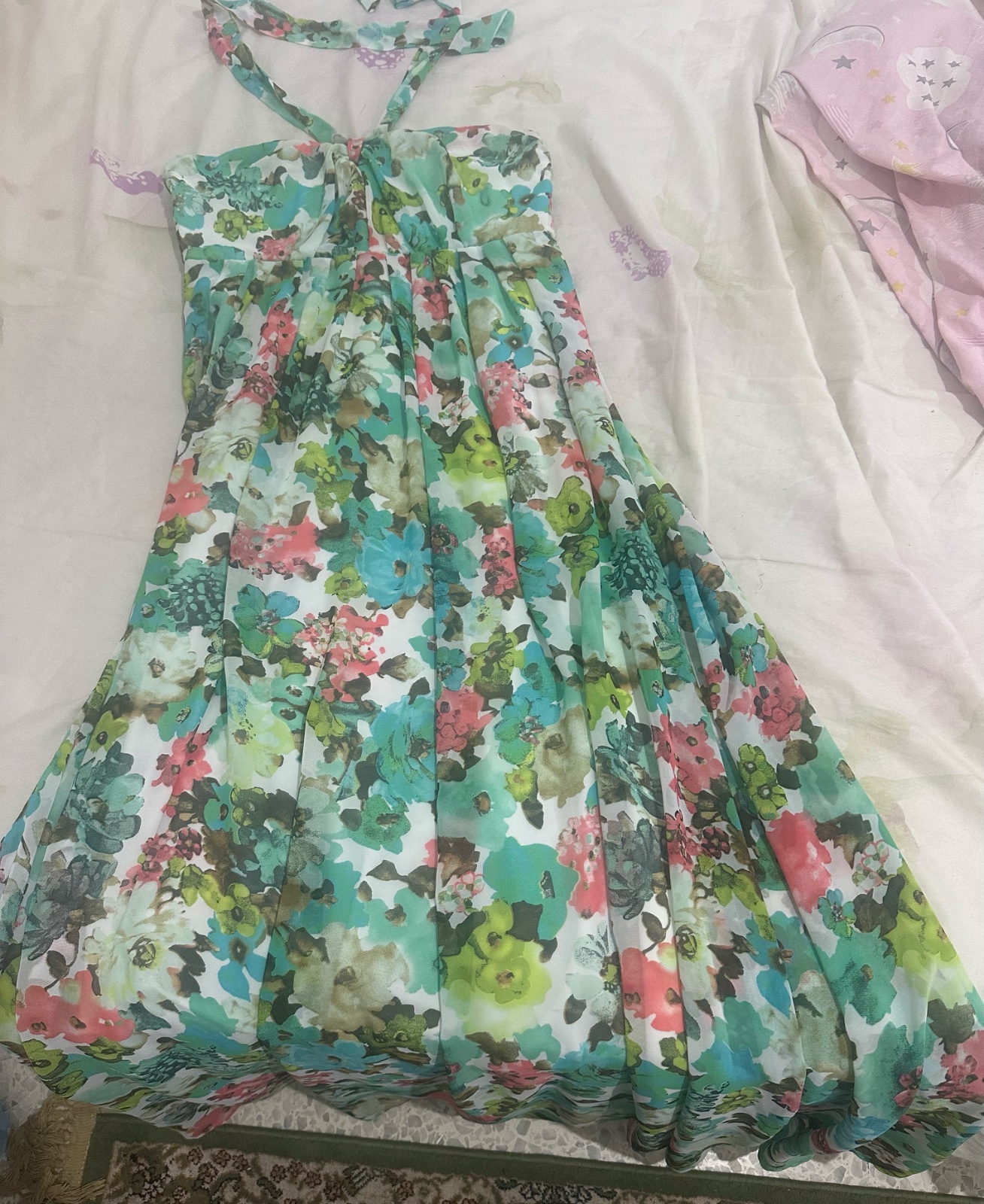 Robe dos nu fleurie